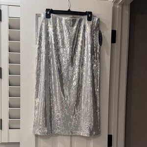 Elegant Silver Sequin Pencil Skirt